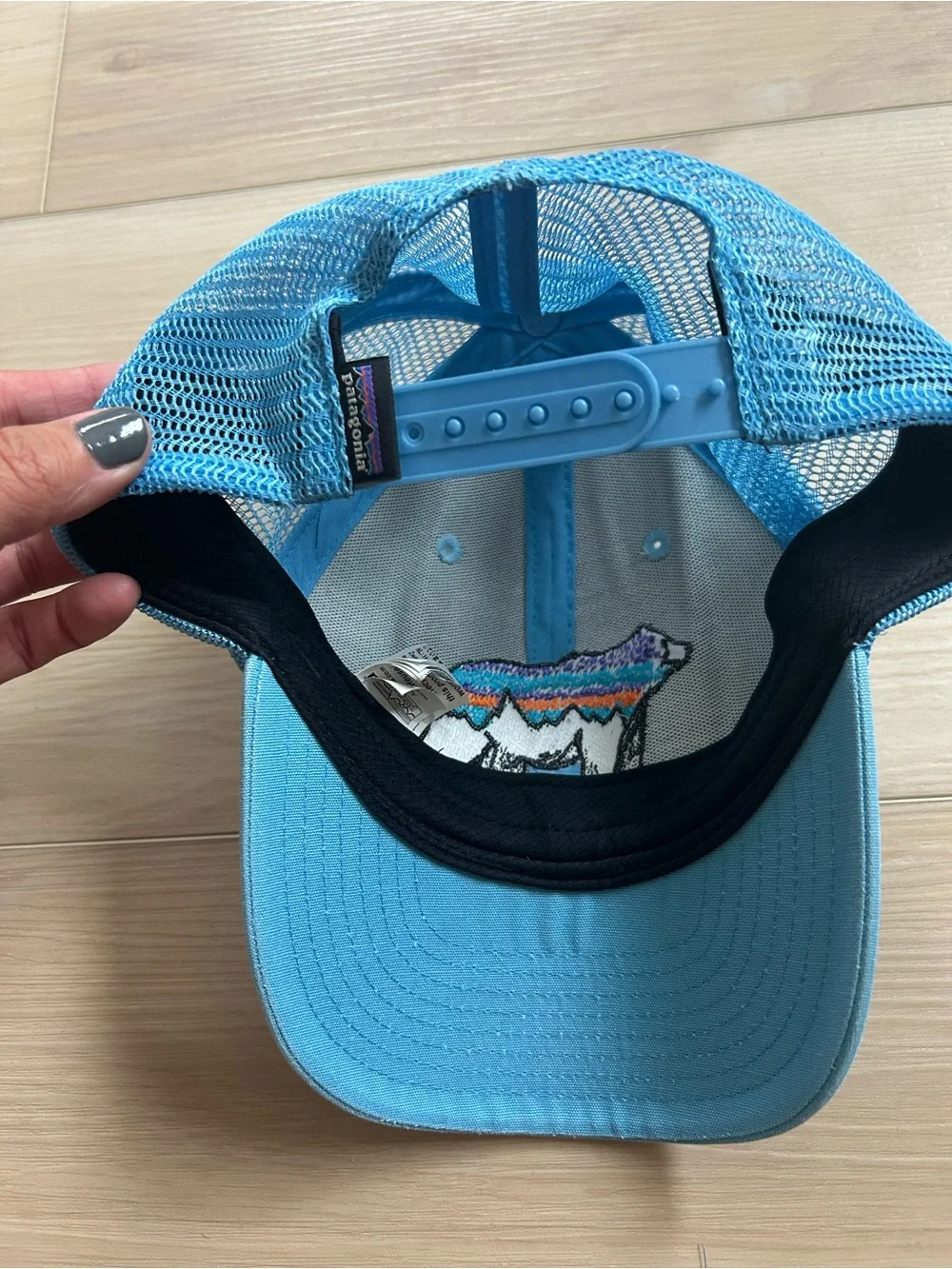 Kids Patagonia bear trucker hat